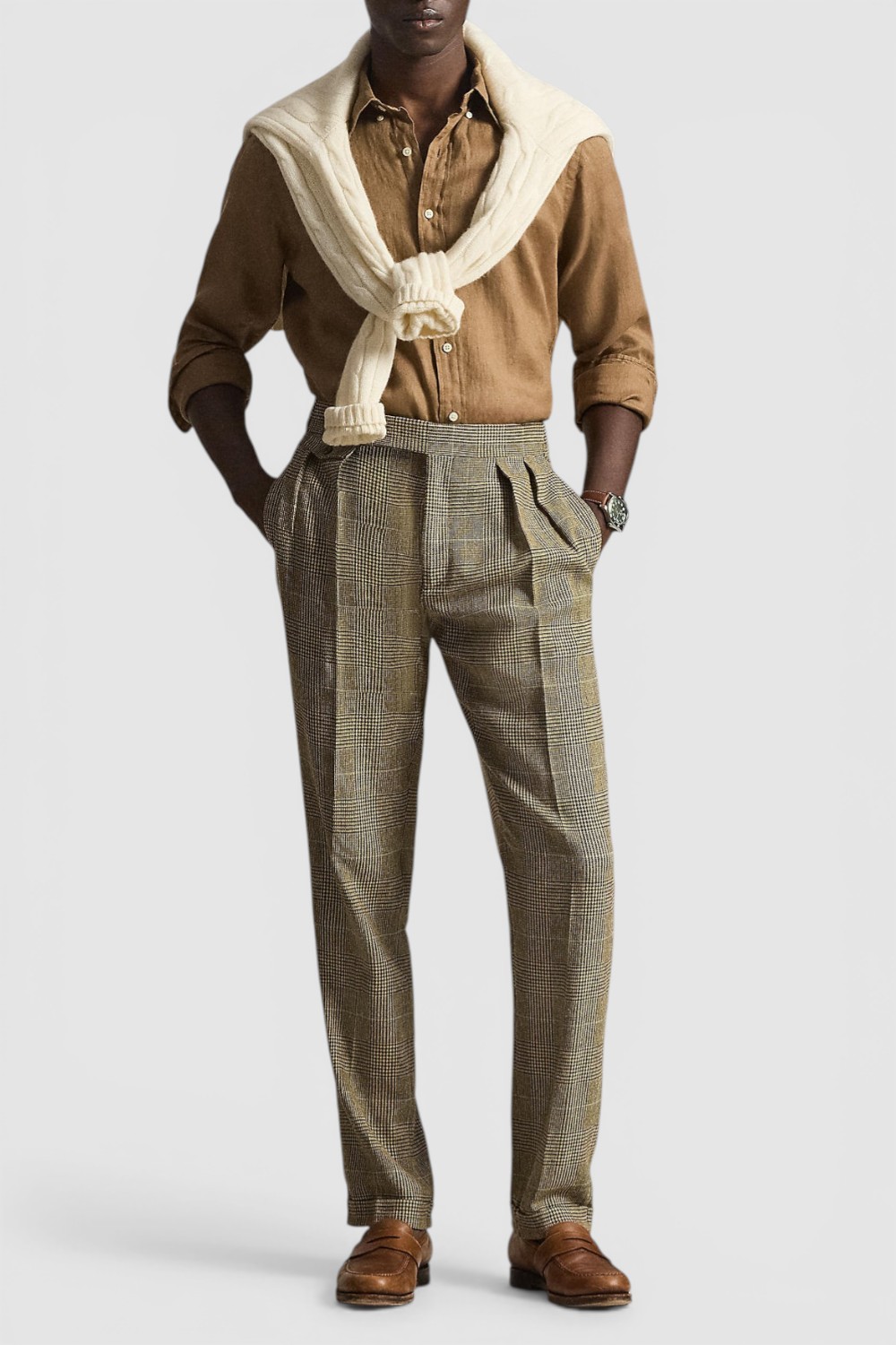 תמונת כל הלוק של חולצה מכופתרת ארוכה מפשתן